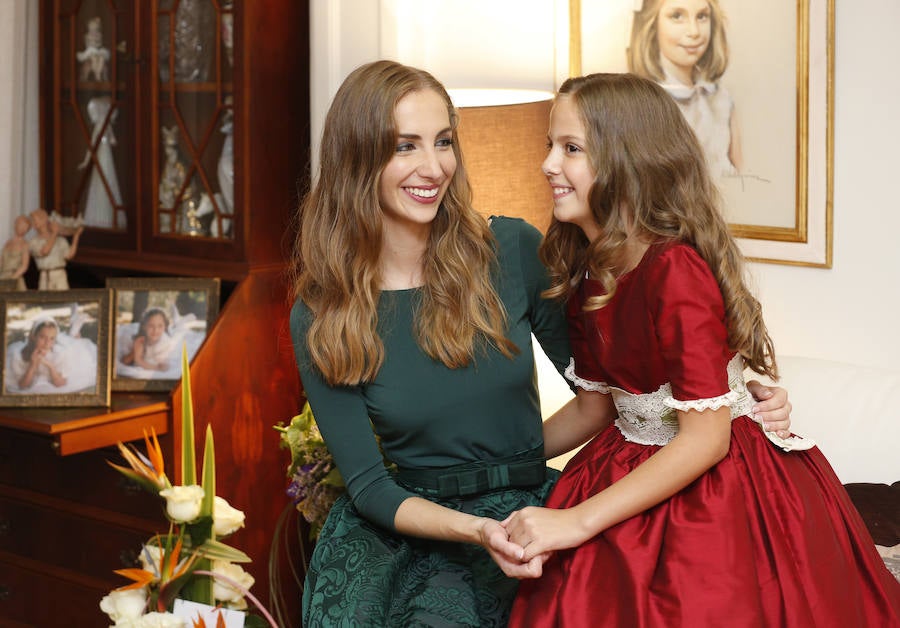 Fotos de Raquel Alario y Clara Parejo, falleras mayores de Valencia 2017