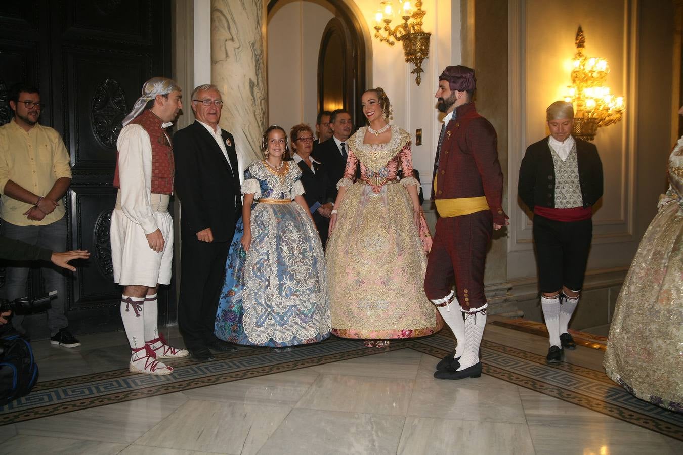 Fotos de la proclamación de Raquel Alario y Clara Parejo como falleras mayores de Valencia 2017