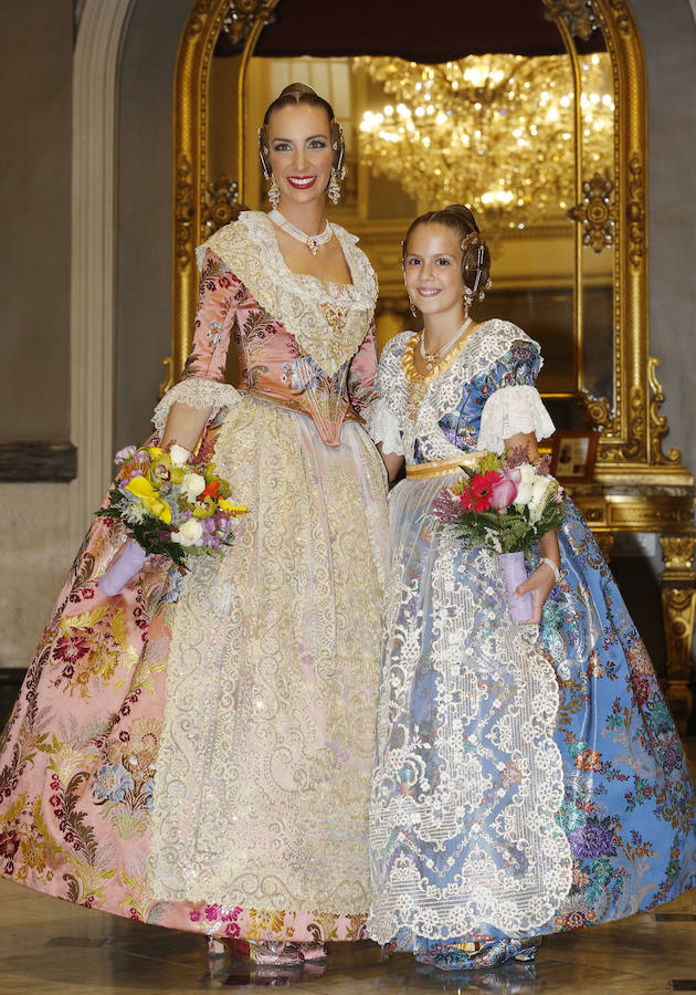 Fotos de la proclamación de Raquel Alario y Clara Parejo como falleras mayores de Valencia 2017