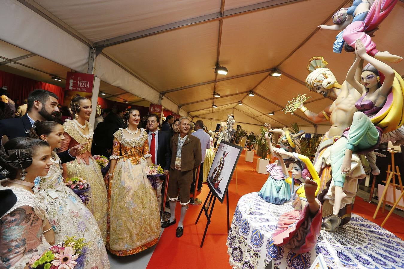 Fotos de la inauguración de &#039;Una Festa per a Tots&#039; de las Fallas 2017