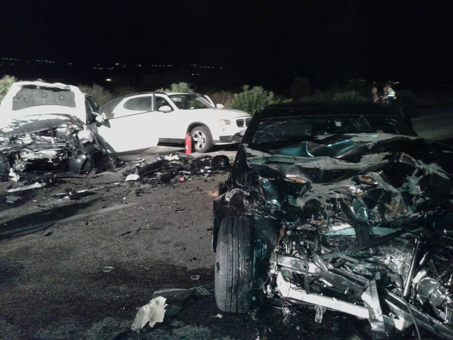 Una mujer muerta y un herido al chocar frontalmente en la carretera de acceso a Dénia