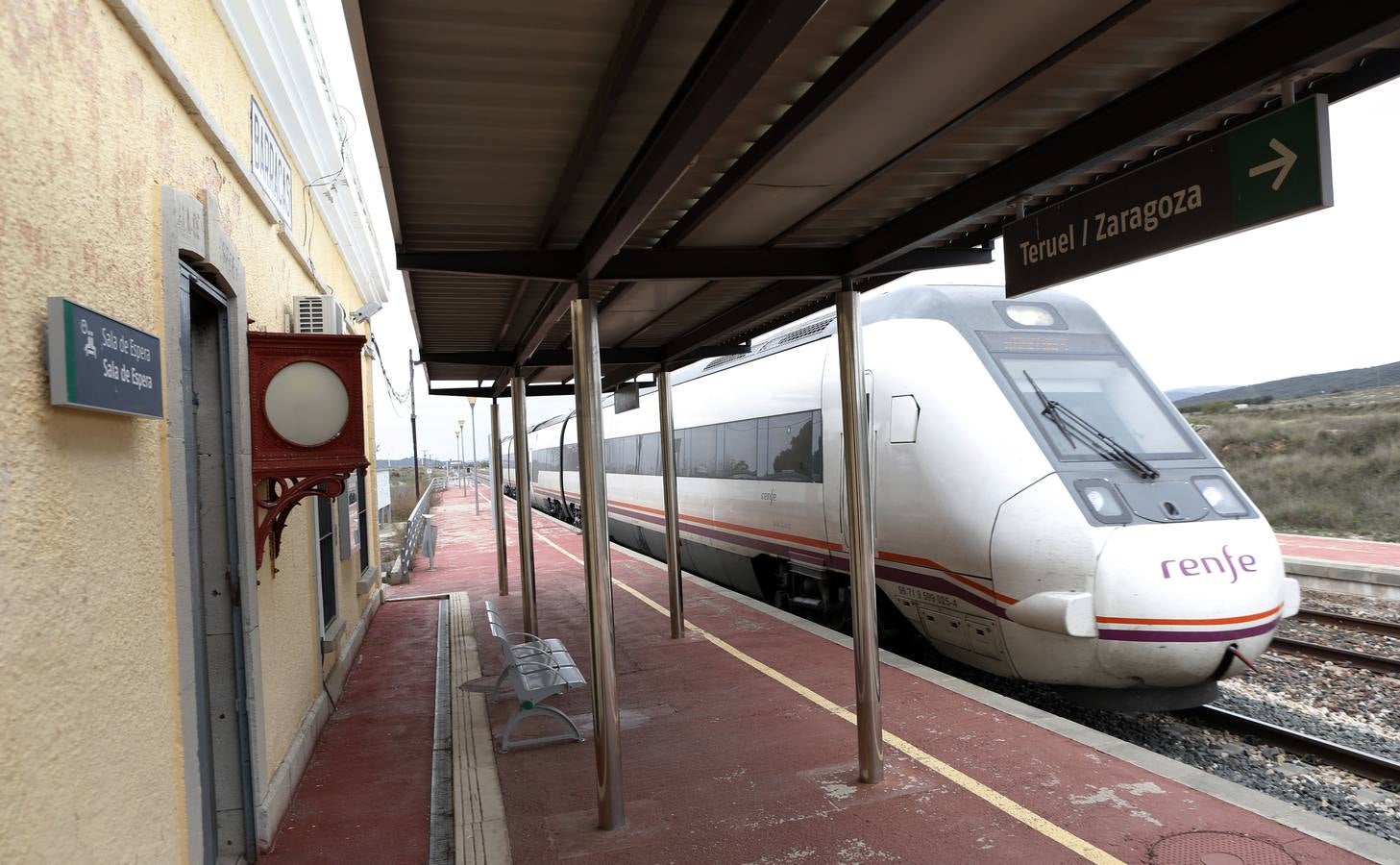 Fotos de la línea de tren Valencia-Zaragoza