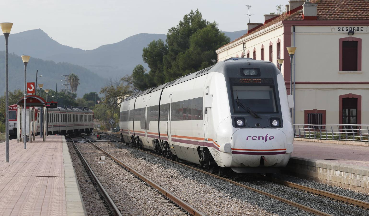 Fotos de la línea de tren Valencia-Zaragoza