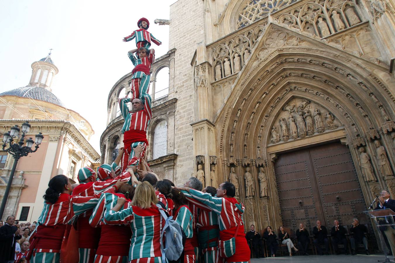 El Tribunal de las Aguas de Valencia y Festes Mare de Déu de la Salut en Algemesí