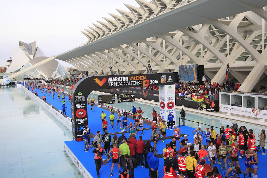 Fotos del Maratón de Valencia 2016 (V)