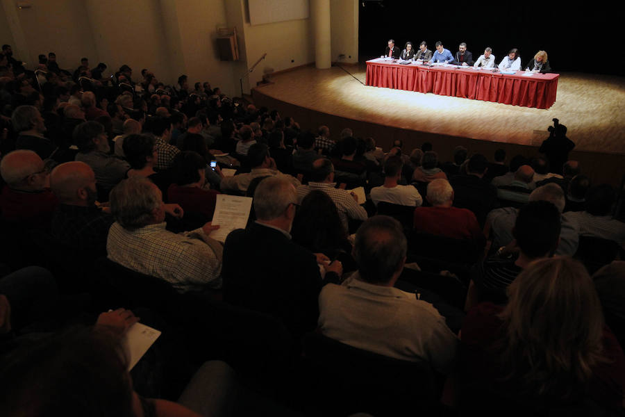 Fotos de la asamblea de los presidentes de fallas