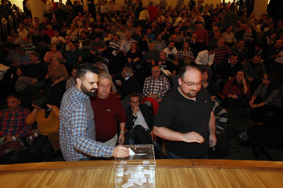 Fotos de la asamblea de los presidentes de fallas