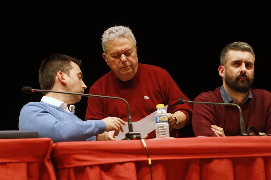 Fotos de la asamblea de los presidentes de fallas