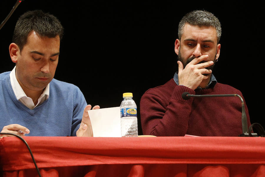 Fotos de la asamblea de los presidentes de fallas