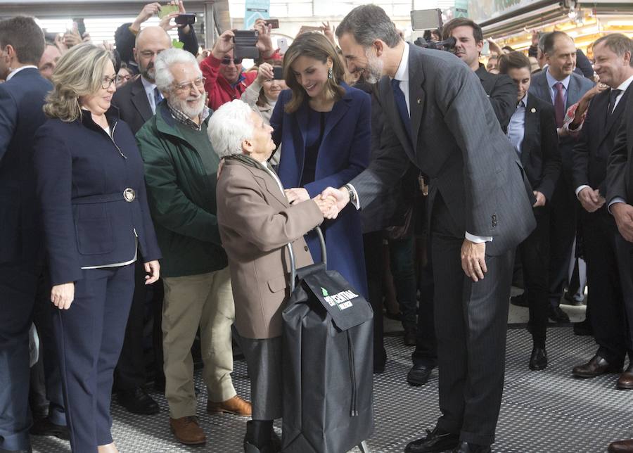 Fotos de la visita de los Reyes al Mercado Central de Valencia