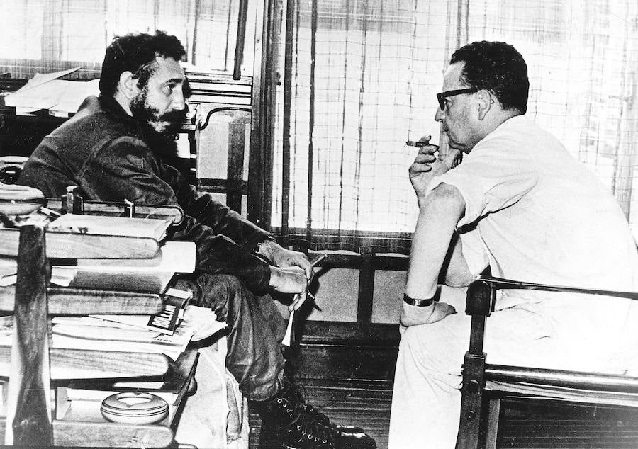 El presidente Allende y Fidel Castro en Santiago de Chile.