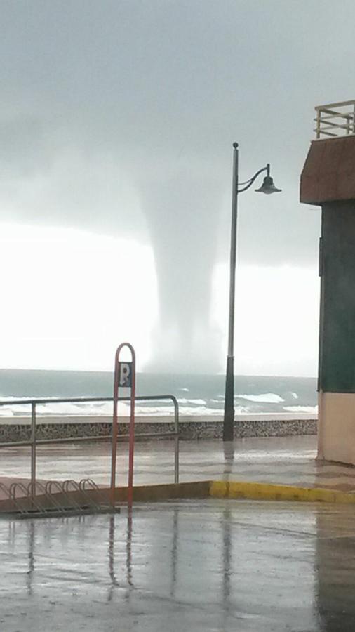 Fotos del tornado que se ha formado frente a Sueca y El Perelló