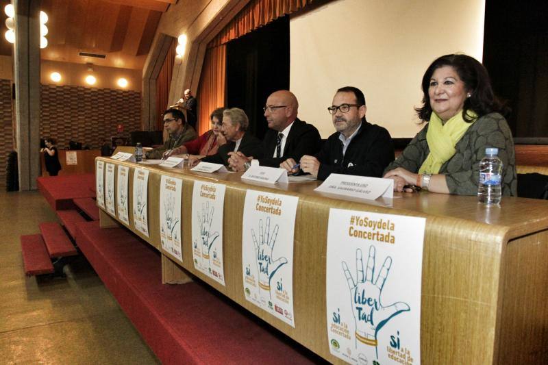 La concertada aúna fuerzas contra los recortes