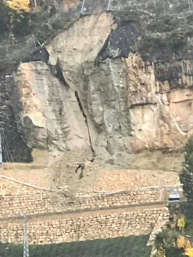 Fotos de un nuevo desprendimiento en la carretera de Cortes de Pallás