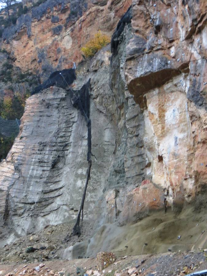 Fotos de un nuevo desprendimiento en la carretera de Cortes de Pallás