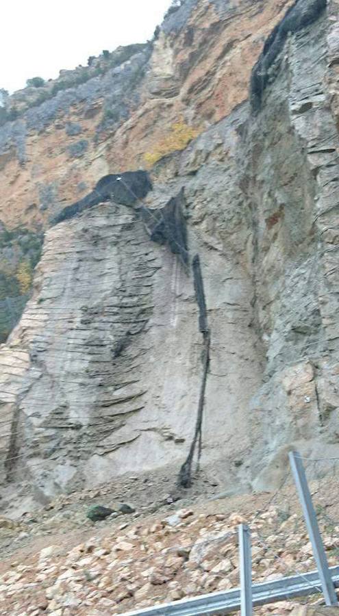 Fotos de un nuevo desprendimiento en la carretera de Cortes de Pallás