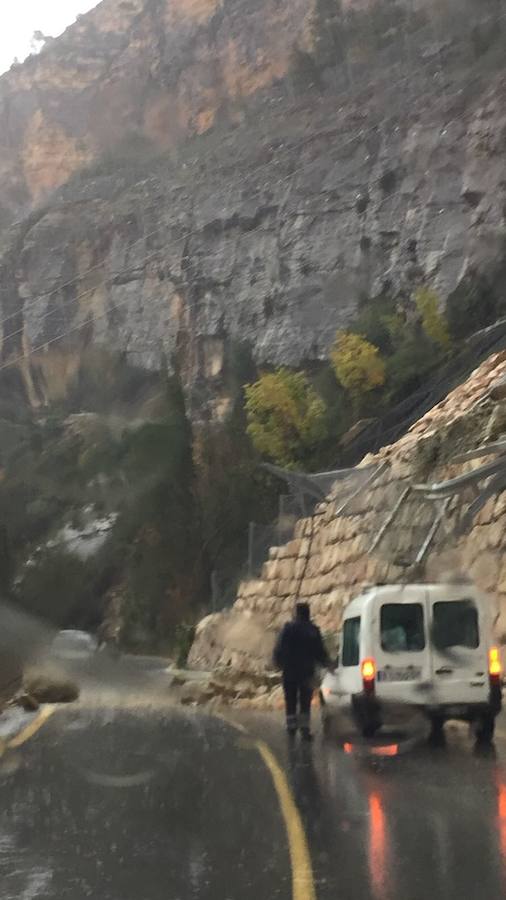 Fotos de un nuevo desprendimiento en la carretera de Cortes de Pallás