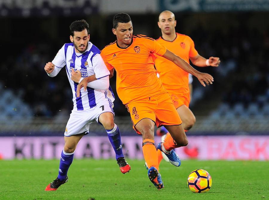 Las imágenes del partido entre la Real Sociedad y el Valencia