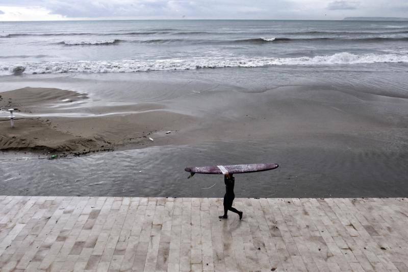 La costa de Alicante sufre las consecuencias del temporal