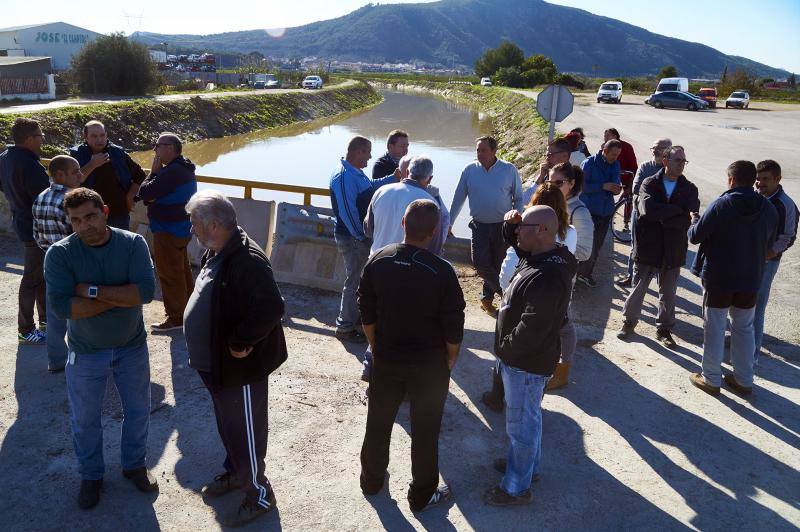 Vecinos muestran los daños del temporal en Molins