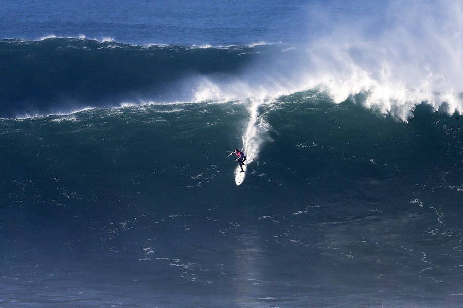 Fotos de Nazare, el mejor lugar del mundo para surfear