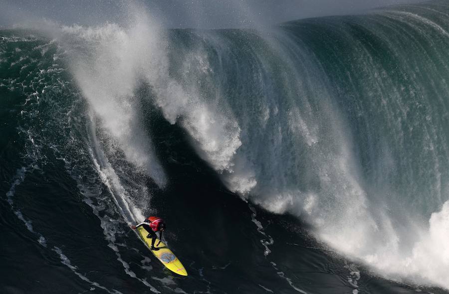 Fotos de Nazare, el mejor lugar del mundo para surfear