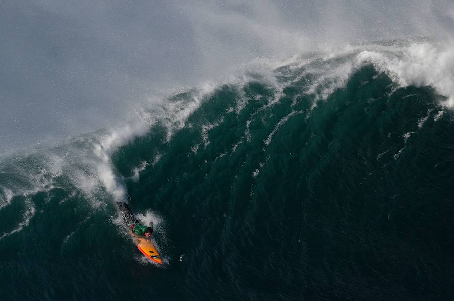 Fotos de Nazare, el mejor lugar del mundo para surfear