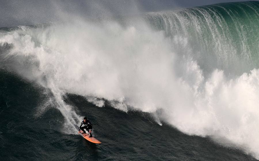 Fotos de Nazare, el mejor lugar del mundo para surfear