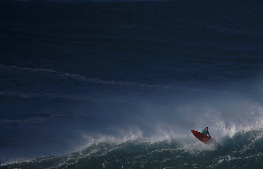 Fotos de Nazare, el mejor lugar del mundo para surfear