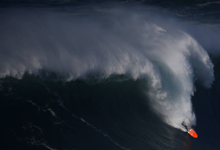 Fotos de Nazare, el mejor lugar del mundo para surfear