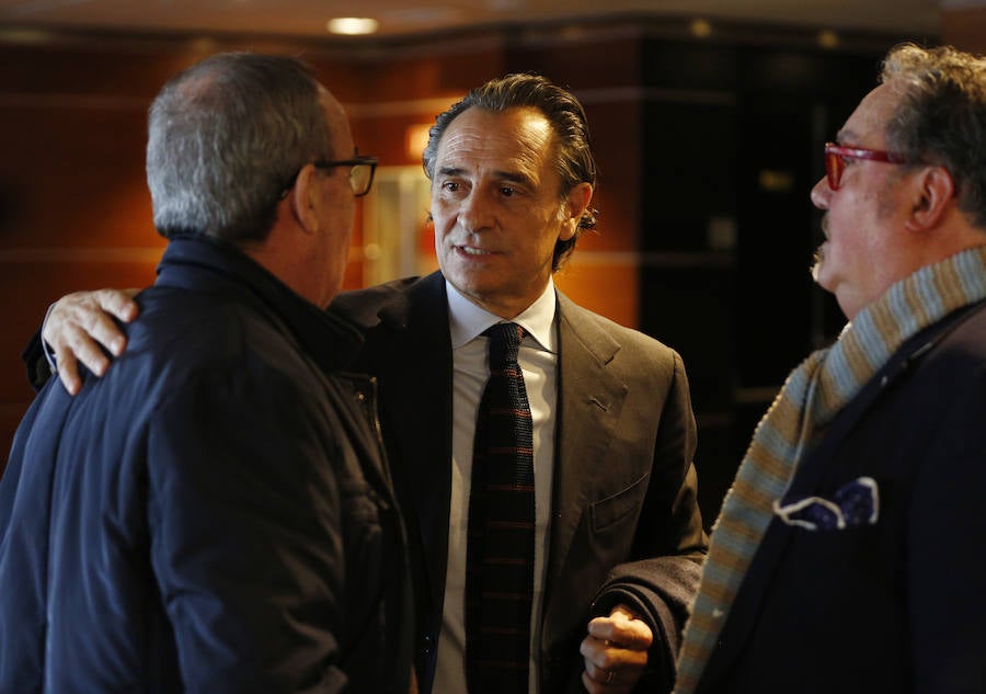 Fotos de la rueda de prensa de Cesare Prandelli tras su dimisión