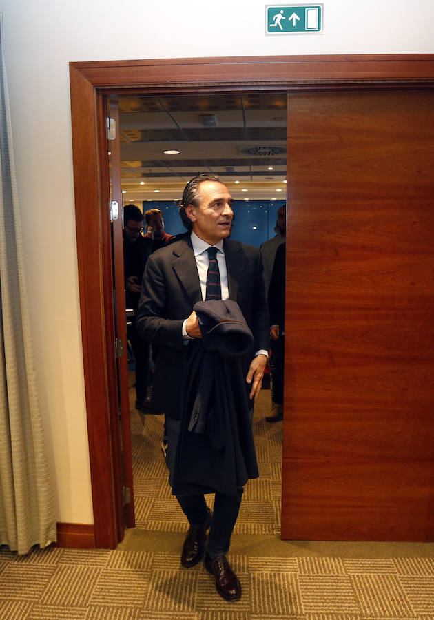 Fotos de la rueda de prensa de Cesare Prandelli tras su dimisión