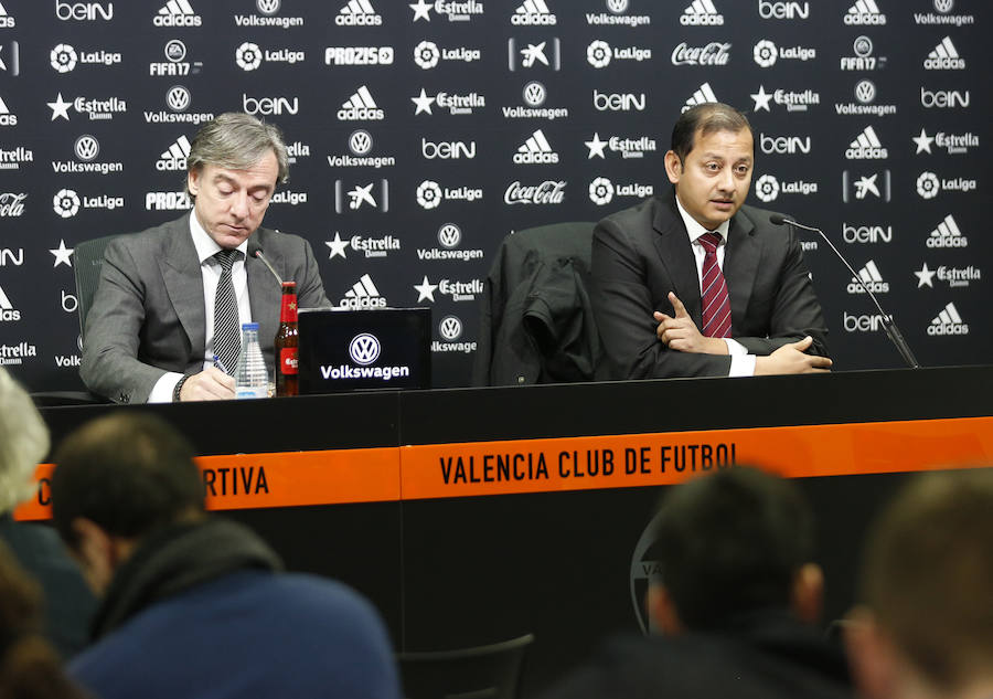 Fotos de la rueda de prensa de García Pitarch y Murthy tras la dimisión de Prandelli