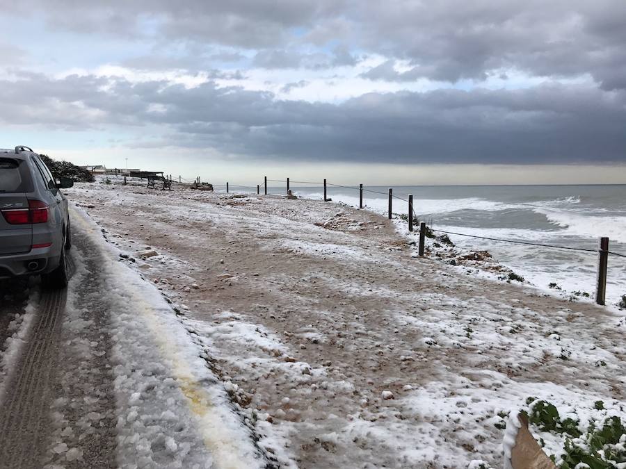 La nieve en Dénia y Xàbia se convierte en hielo