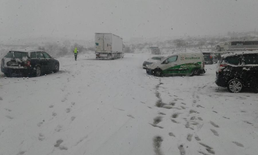 Carreteras con nieve en la Comunitat por el temporal de frío