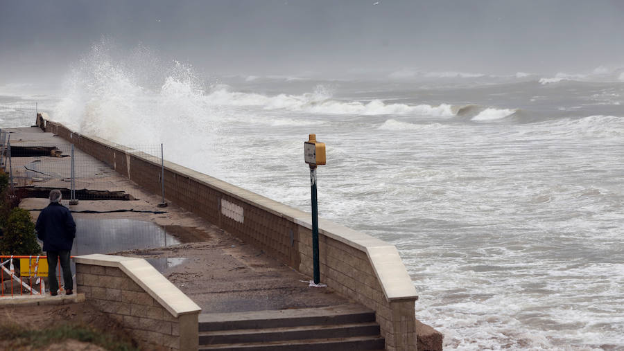 Fotos del temporal en las playas de El Saler, zona Casbah