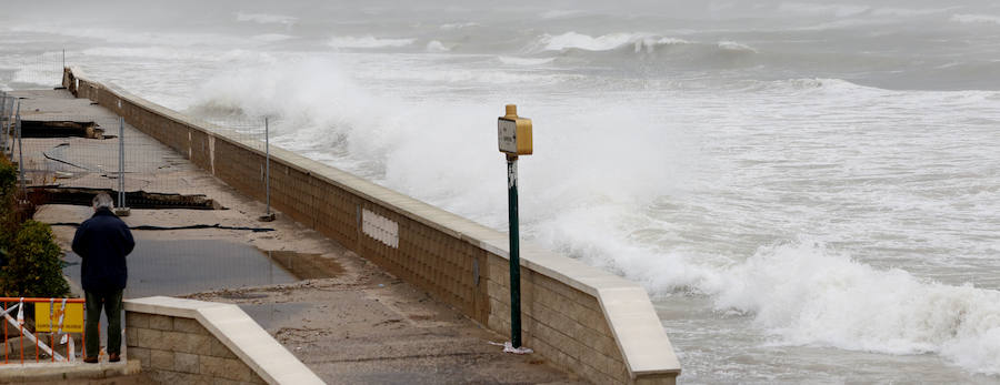 Fotos del temporal en las playas de El Saler, zona Casbah