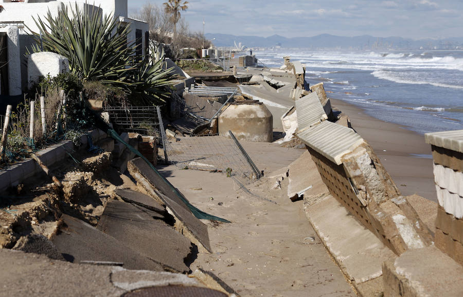 Fotos del temporal en las playas de El Saler, zona Casbah