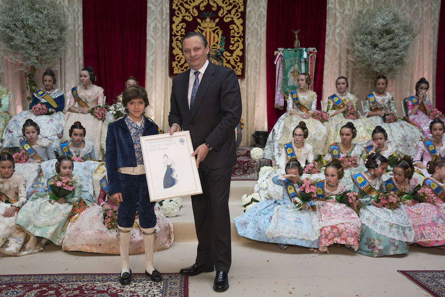 Fotos de la presentación de Mabel Pérez-Manglano, fallera mayor infantil de la Falla Convento Jerusalén