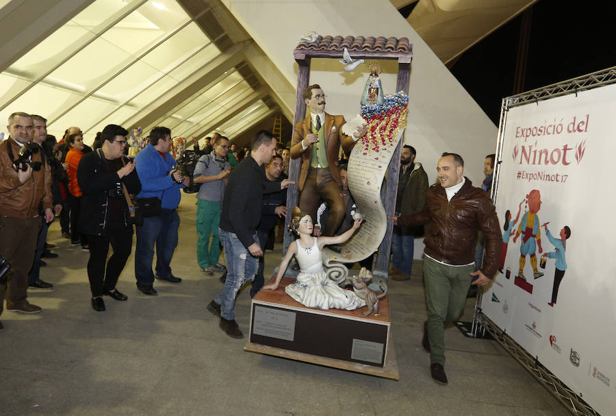 Fotos de los ninots llegando a la Exposición del Ninot 2017