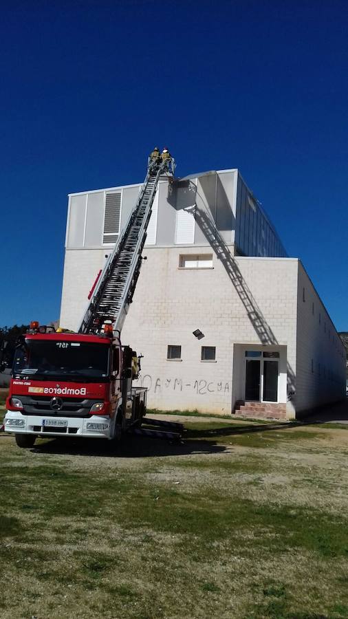 Actuación de los bomberos en La Marina.