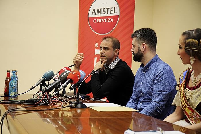 Fotos de la presentación de la mascletà vertical de Ricardo Caballer en las Fallas 2017