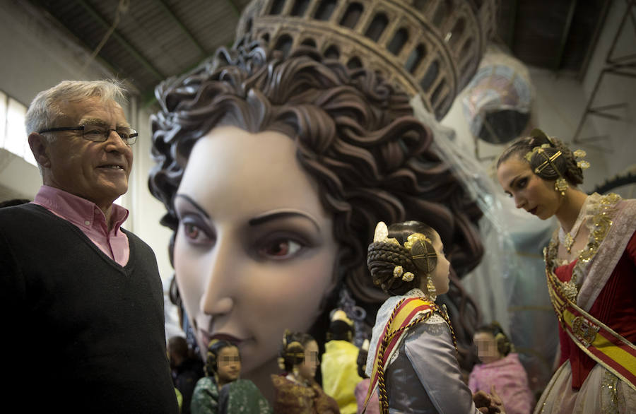 Fotos de la visita de las falleras mayores de Valencia a la Ciudad del Artista Fallero