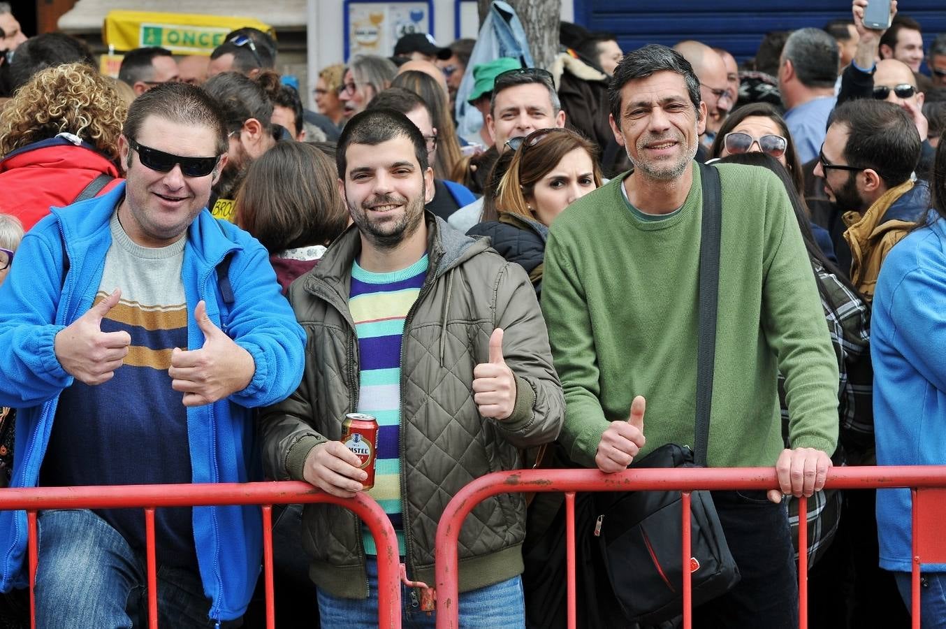 Búscate en las fotos de la tercera mascletà de las Fallas 2017, del 3 de marzo