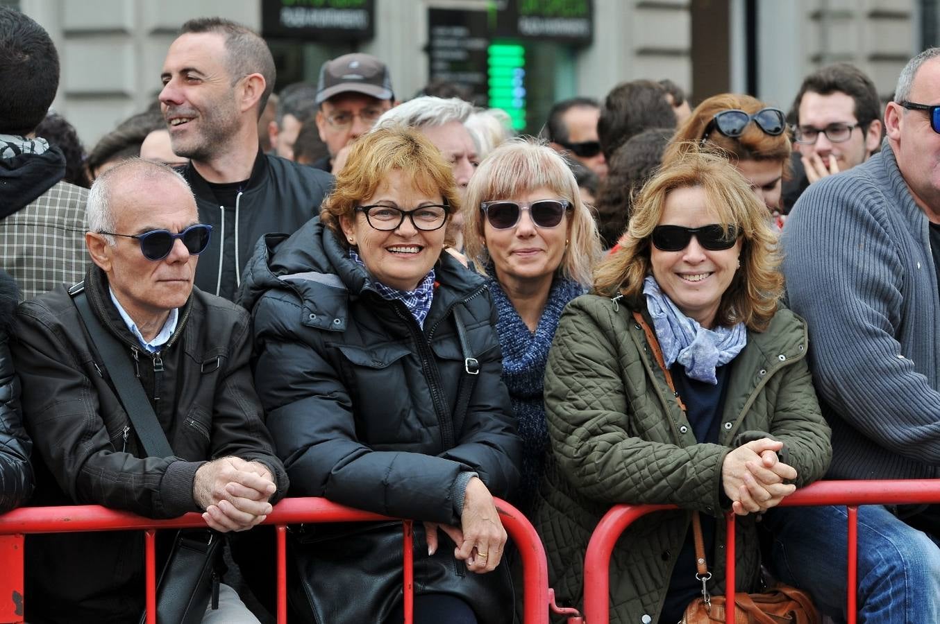 Búscate en las fotos de la tercera mascletà de las Fallas 2017, del 3 de marzo