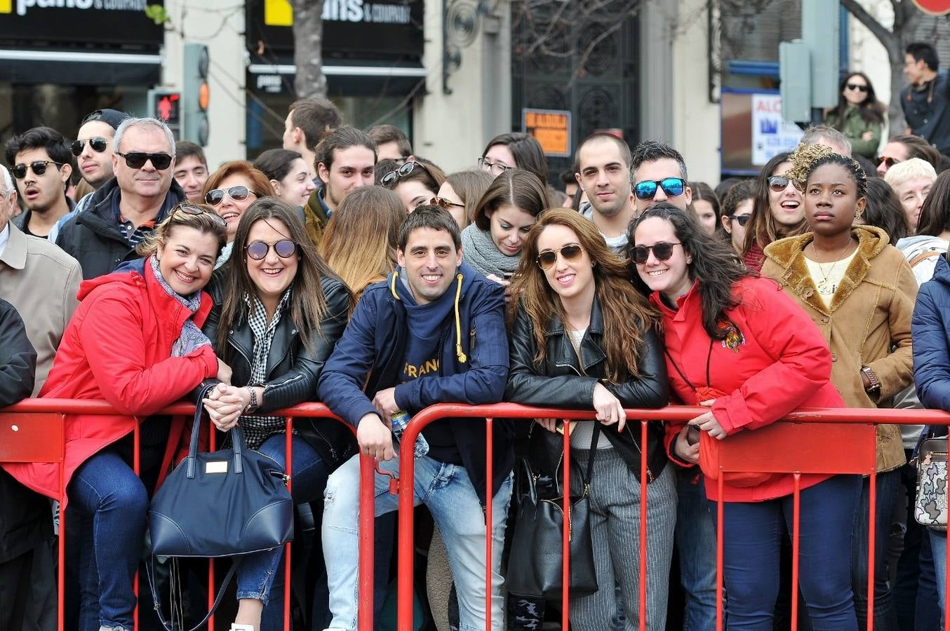 Búscate en las fotos de la tercera mascletà de las Fallas 2017, del 3 de marzo