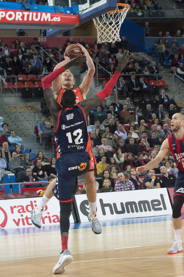Fotos del partido disputado entre Baskonia y Valencia Basket