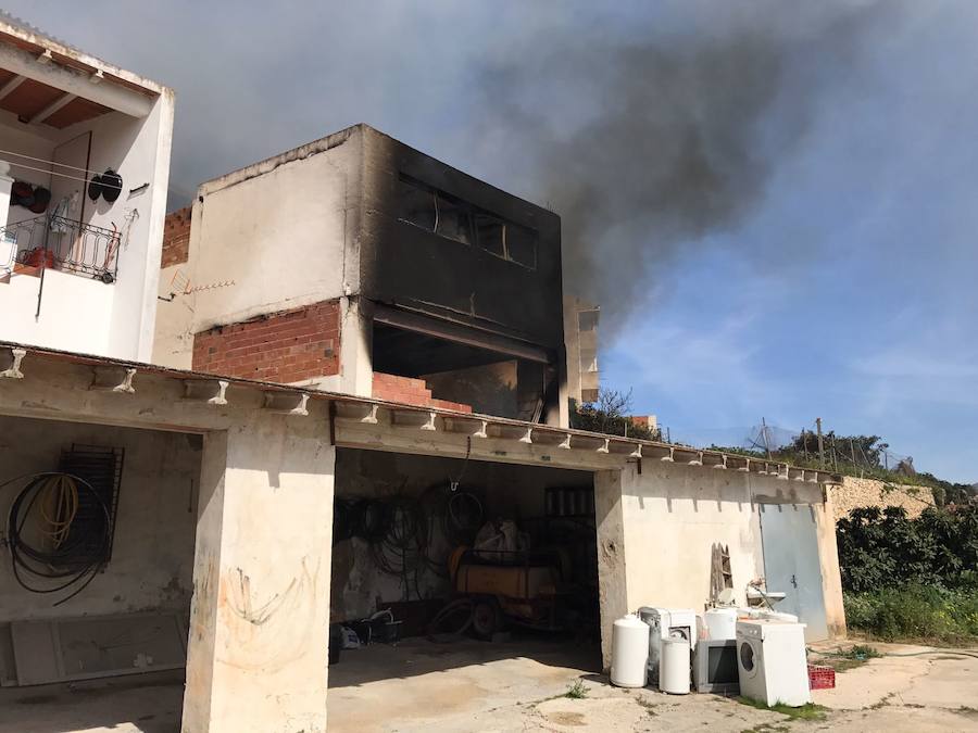 Arde un locutorio en Benitatxell