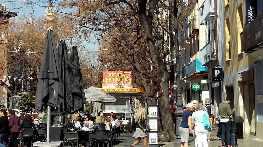 Fotos de la churrería en la calle de María Cristina de Valencia