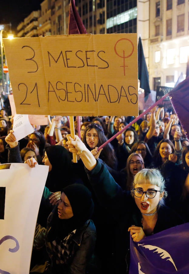 Fotos de la manifestación del Día de la Mujer en Valencia